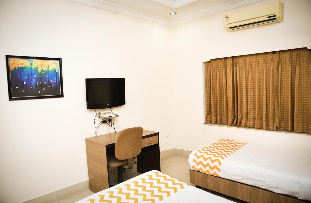 Crossroads Hotel Calcutta Exterior foto